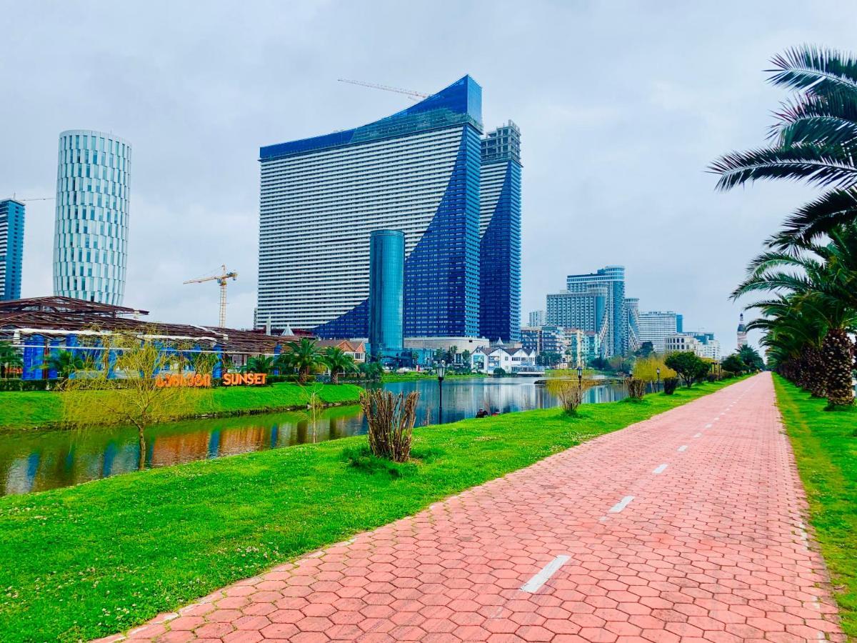 Royal Sea Breeze Apartments Batum Dış mekan fotoğraf