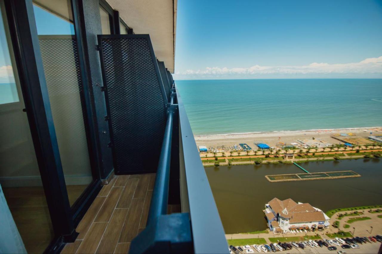 Royal Sea Breeze Apartments Batum Dış mekan fotoğraf