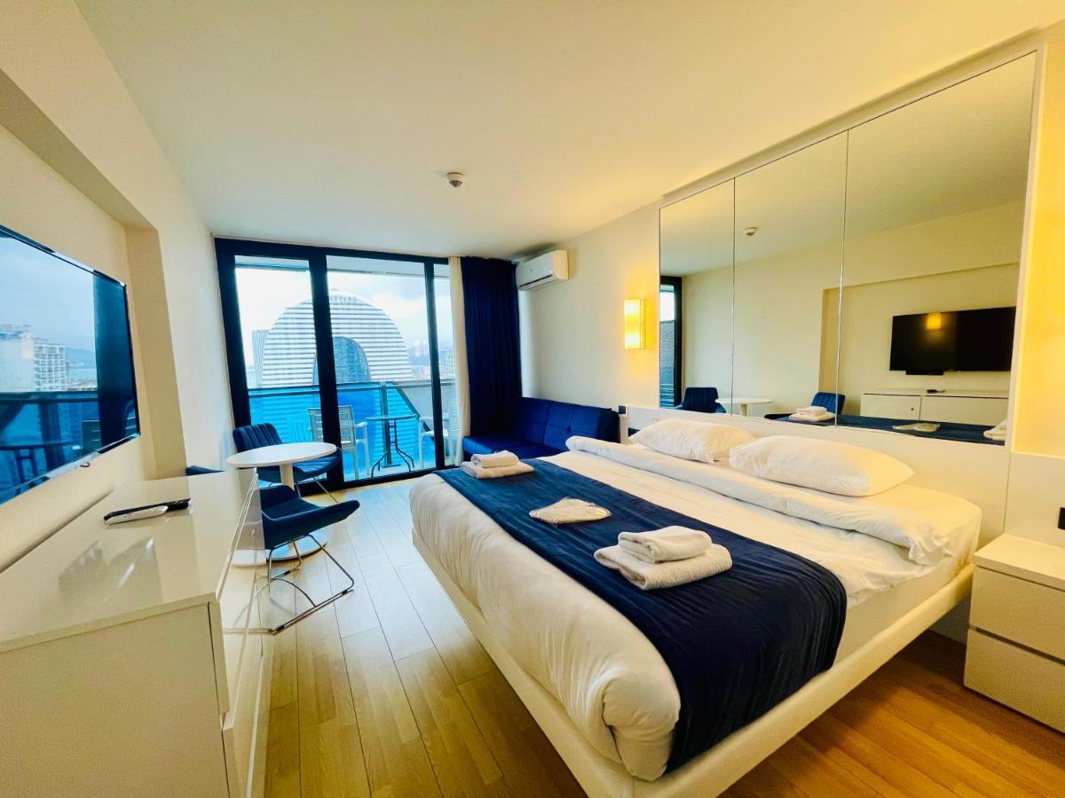 Royal Sea Breeze Apartments Batum Dış mekan fotoğraf